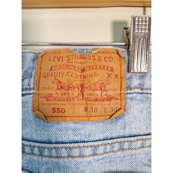Vintage 80s/90s Levis 550 Relaxed Fit Light Wash Jeans Men Unisex Size 38X30 - Picture 7 of 11